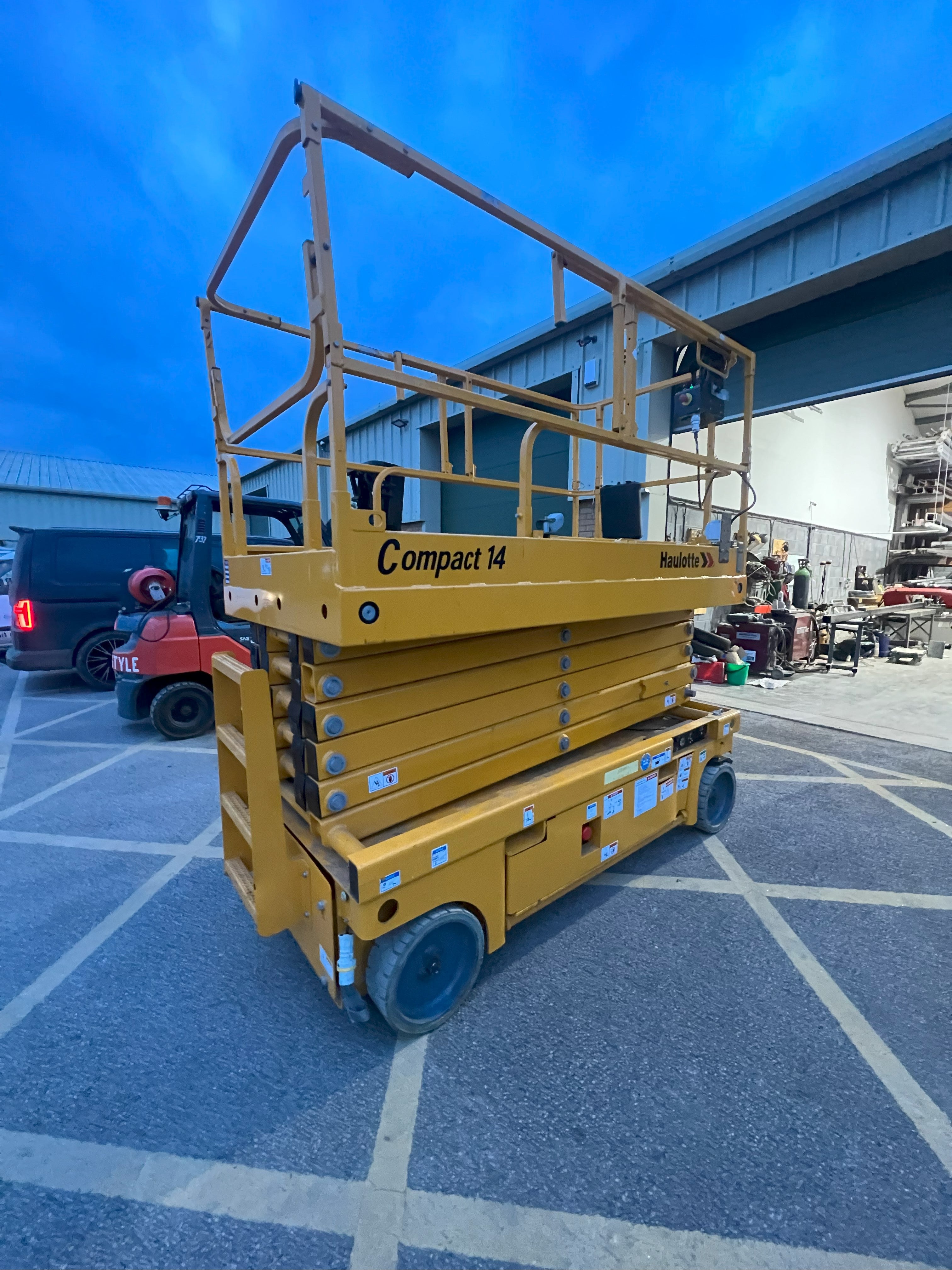 Haulotte Compact 14,