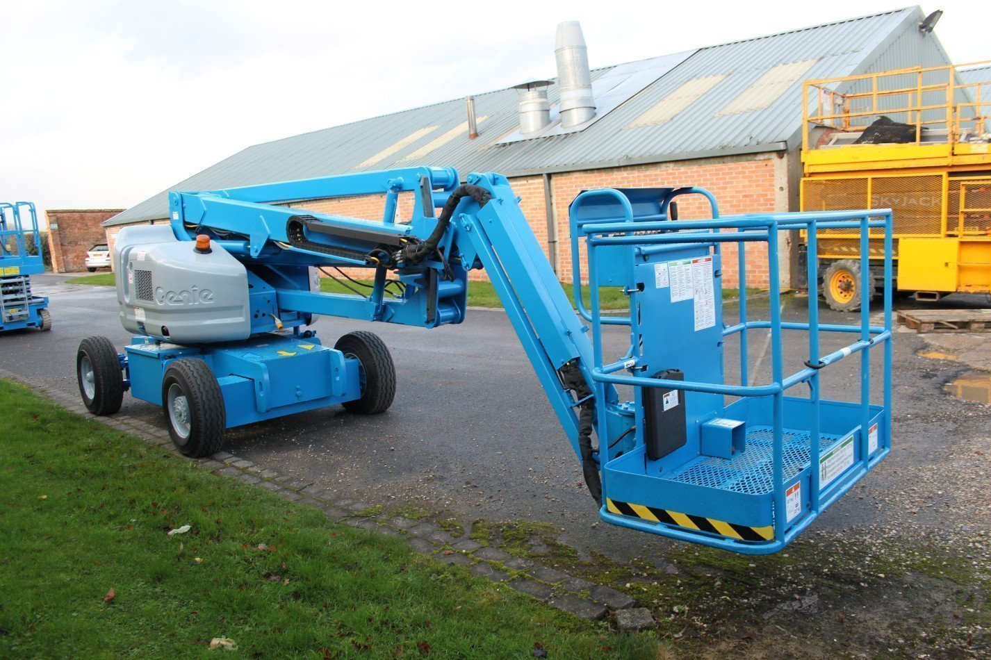 Genie Z45/25 Bi Energy Articulated Boom Manufactured 2014